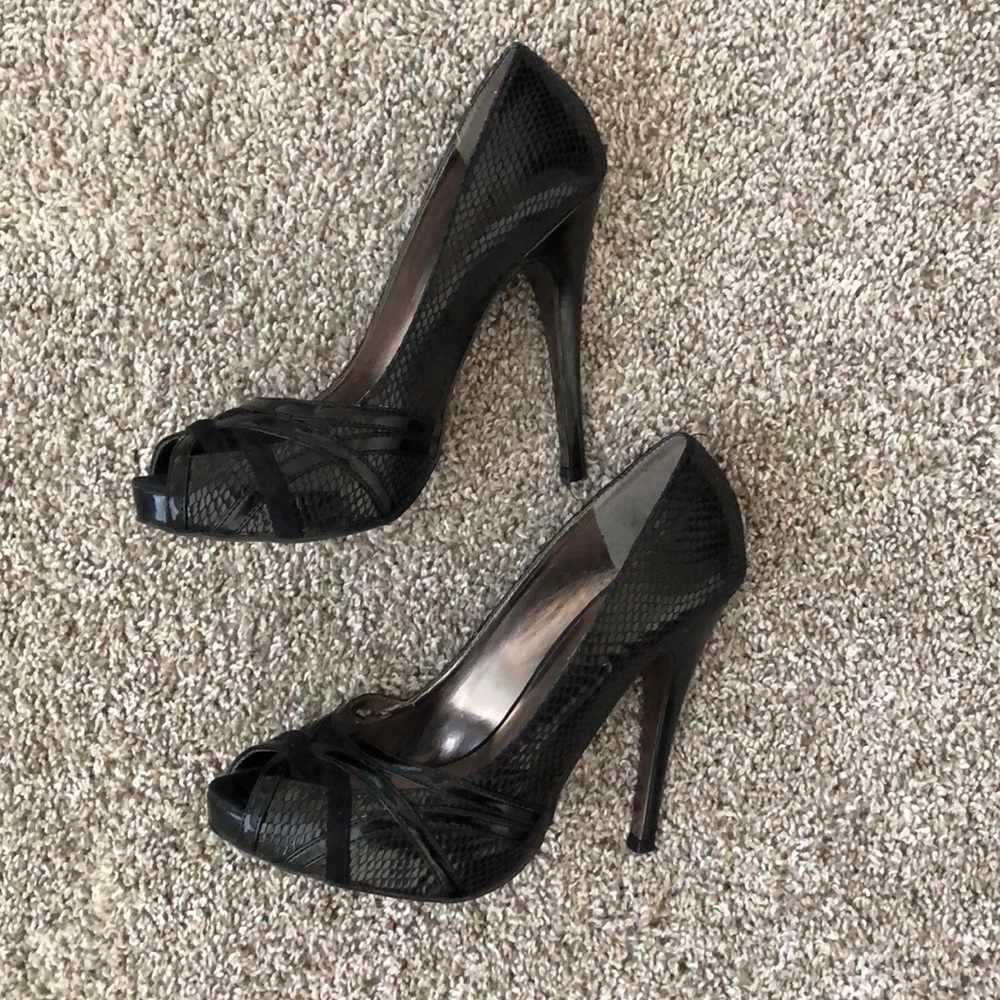 Charles by Charles David Black Pumps - Size 8 - Picture 3 of 8